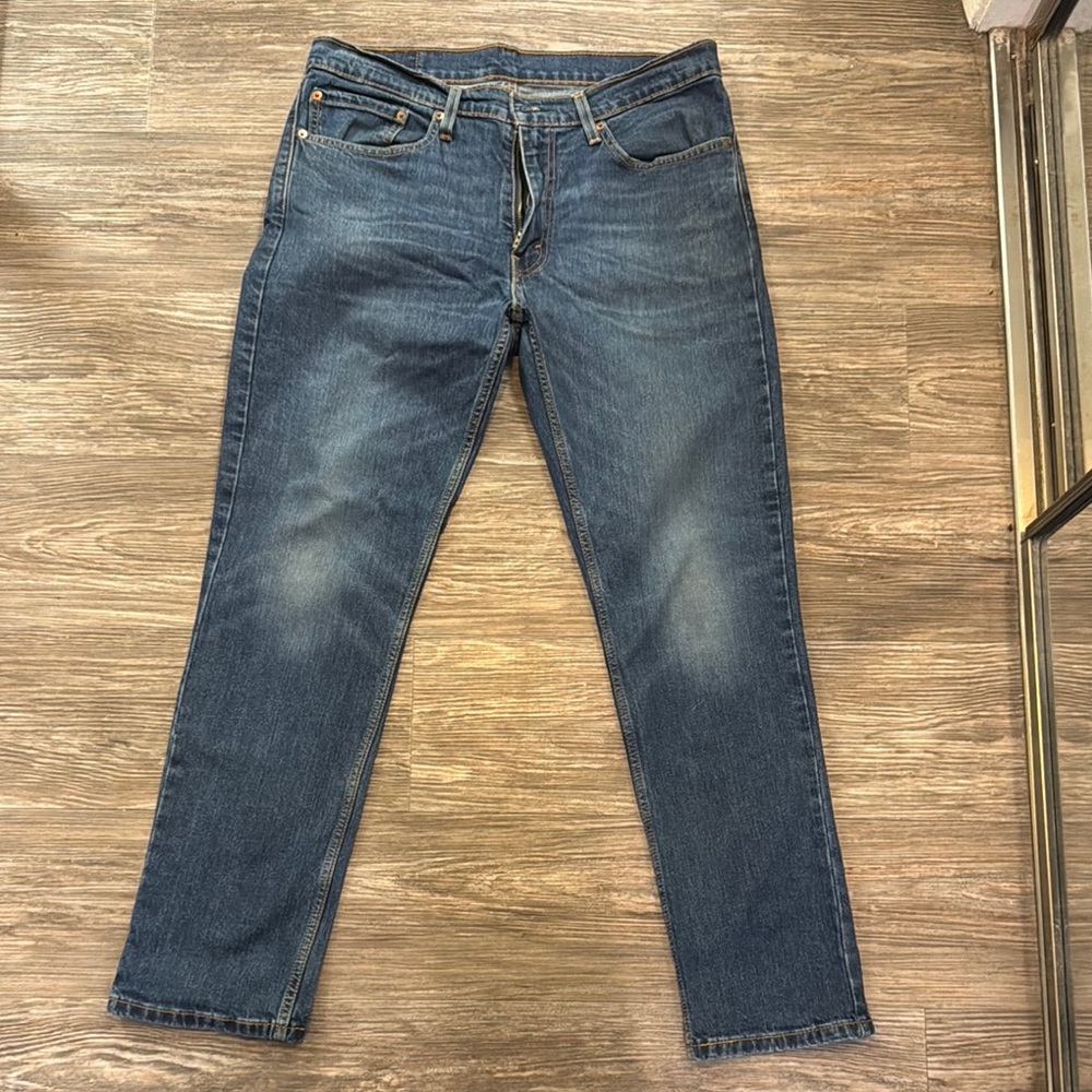 Levi's Blue Slim Jeans with Classic Style